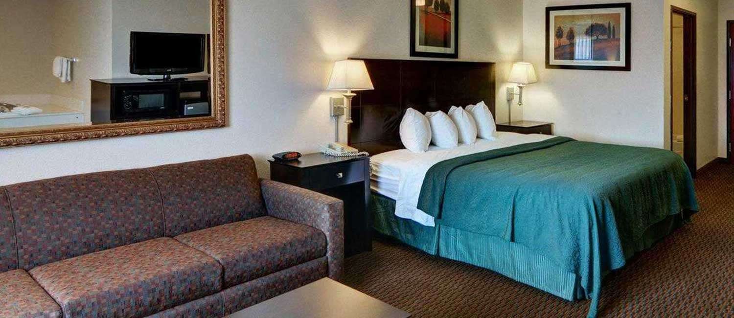  WICHITA FALLS, TEXAS GUEST ROOMS AND SUITES THAT ARE DESIGNED WITH GUEST COMFORT IN MIND