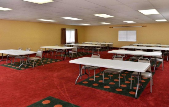 Welcome To Quality Inn Wichita Falls - Meeting Room