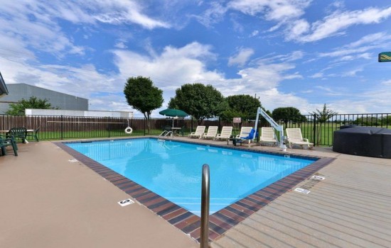 Welcome To Quality Inn Wichita Falls - Seasonal Outdoor Pool