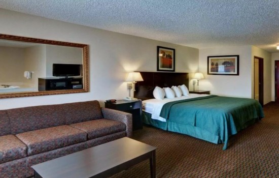 Welcome To Quality Inn Wichita Falls - King Suite With Living Room