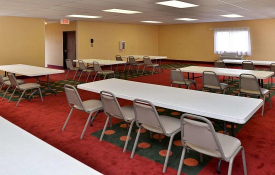 Welcome To Quality Inn Wichita Falls - Meeting Room